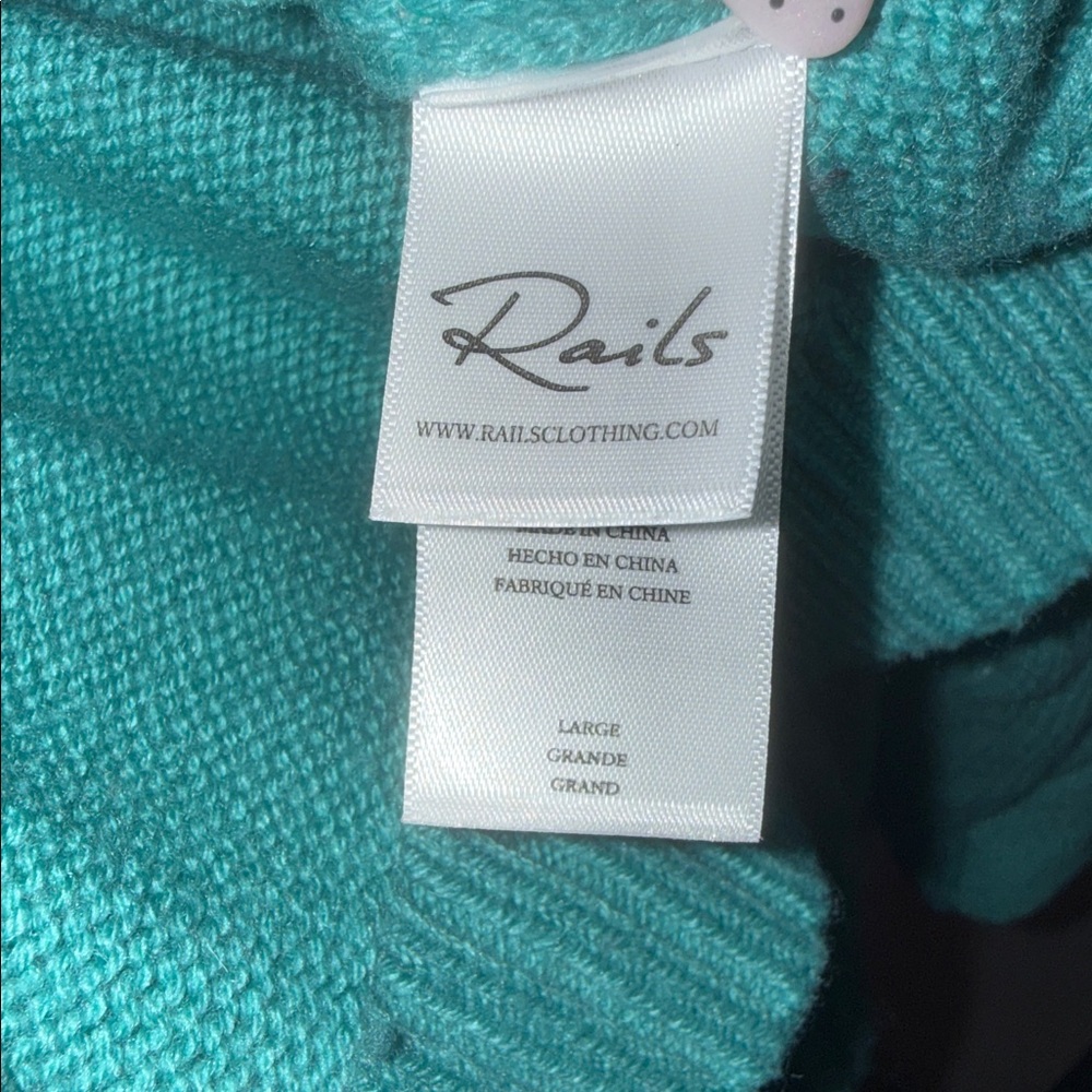 ADORABLE Flowe Power Rails Zoey Intarsia Sweater
EUC no stains, tears or piling - Picture 5 of 6